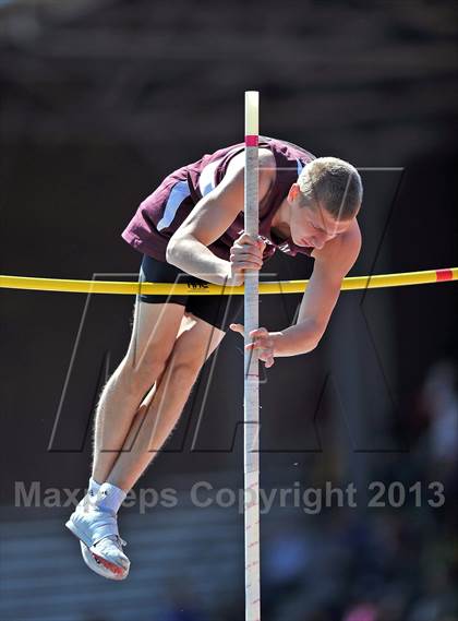 Thumbnail 3 in Penn Relays (Pole Vault)  photogallery.