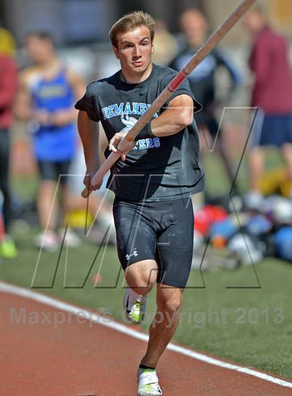 Thumbnail 2 in Penn Relays (Pole Vault)  photogallery.