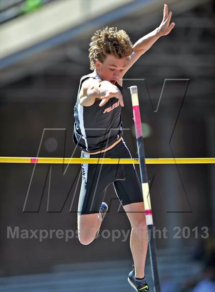 Thumbnail 1 in Penn Relays (Pole Vault)  photogallery.