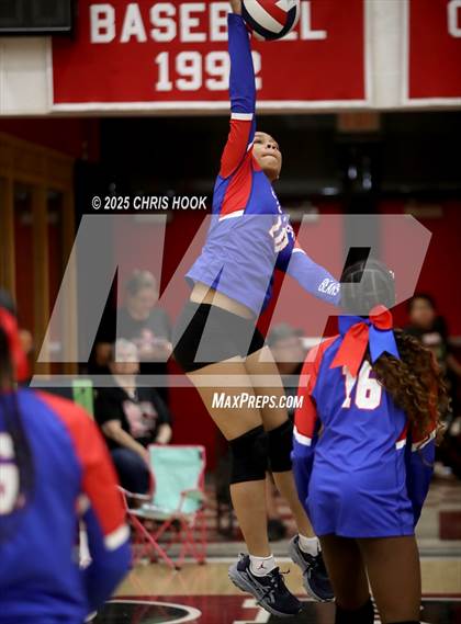 Thumbnail 3 in Mogollon vs Coolidge (Florence Invitational) photogallery.