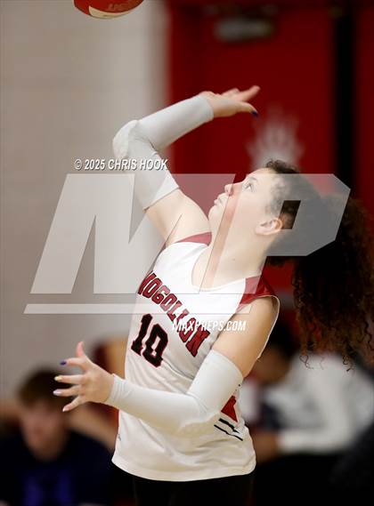 Thumbnail 3 in Mogollon vs Coolidge (Florence Invitational) photogallery.