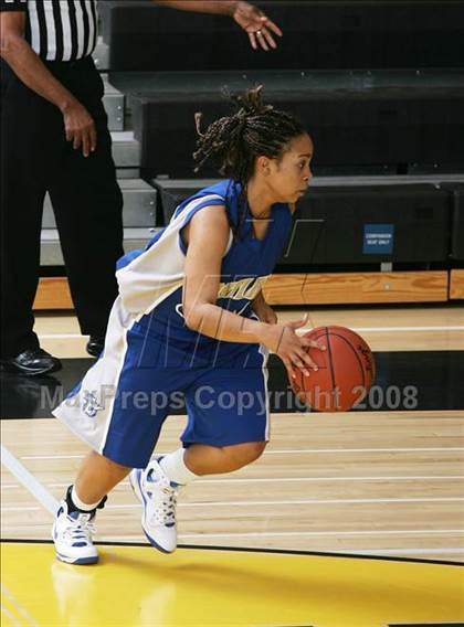 Thumbnail 3 in Eastlake vs. Mater Dei (So Cal Holiday Classic) photogallery.