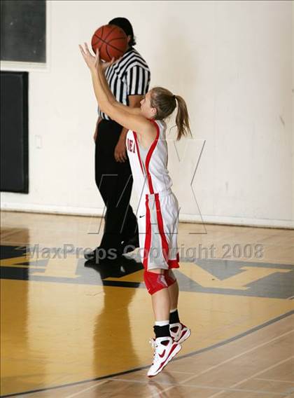 Thumbnail 3 in Eastlake vs. Mater Dei (So Cal Holiday Classic) photogallery.