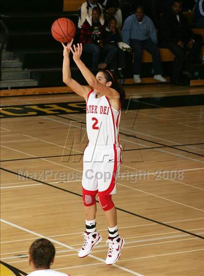 Thumbnail 1 in Eastlake vs. Mater Dei (So Cal Holiday Classic) photogallery.