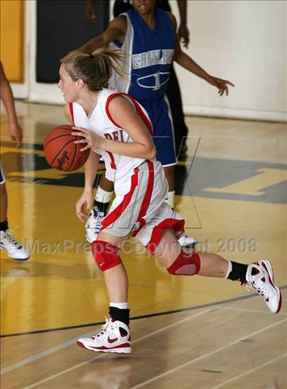 Thumbnail 1 in Eastlake vs. Mater Dei (So Cal Holiday Classic) photogallery.