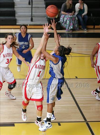 Thumbnail 2 in Eastlake vs. Mater Dei (So Cal Holiday Classic) photogallery.