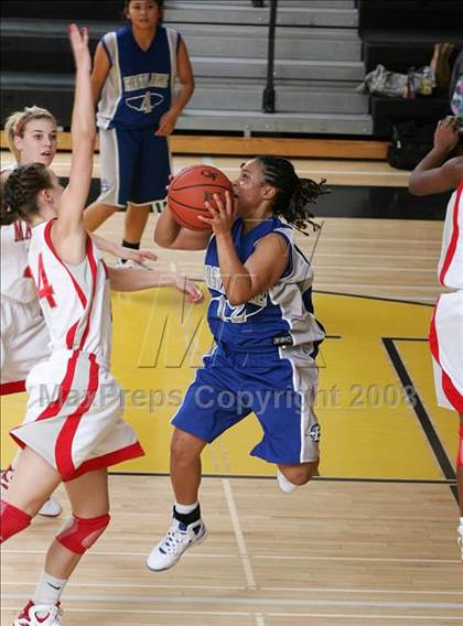 Thumbnail 3 in Eastlake vs. Mater Dei (So Cal Holiday Classic) photogallery.
