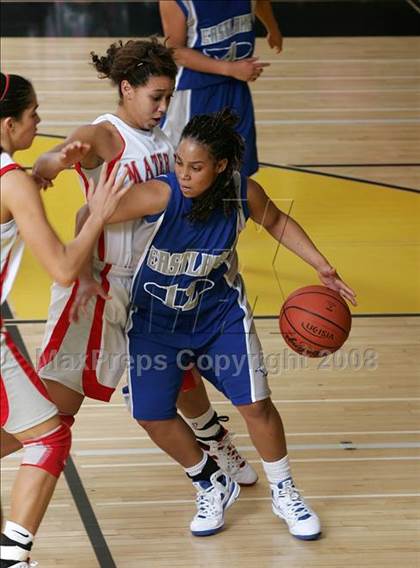 Thumbnail 2 in Eastlake vs. Mater Dei (So Cal Holiday Classic) photogallery.