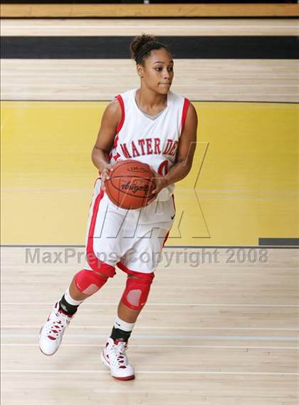 Thumbnail 1 in Eastlake vs. Mater Dei (So Cal Holiday Classic) photogallery.