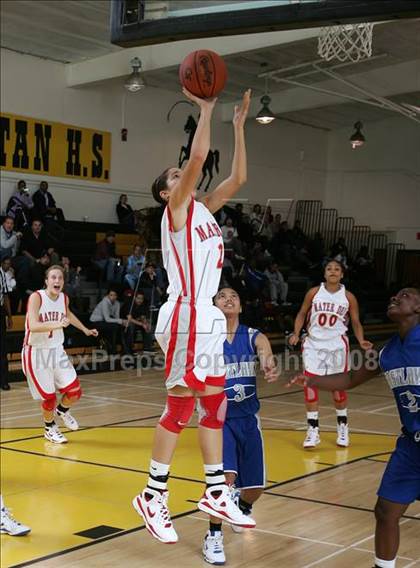 Thumbnail 1 in Eastlake vs. Mater Dei (So Cal Holiday Classic) photogallery.