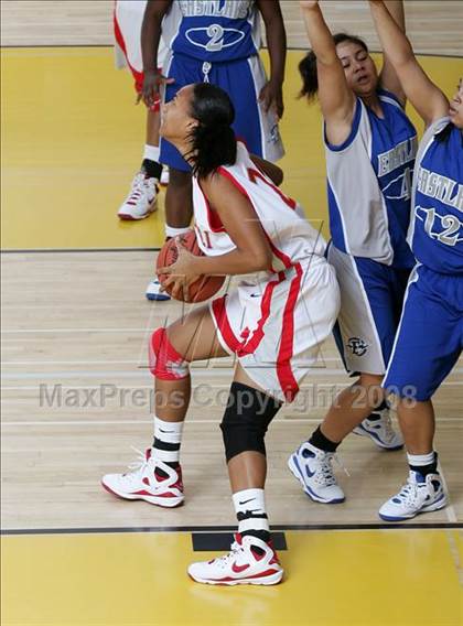 Thumbnail 3 in Eastlake vs. Mater Dei (So Cal Holiday Classic) photogallery.