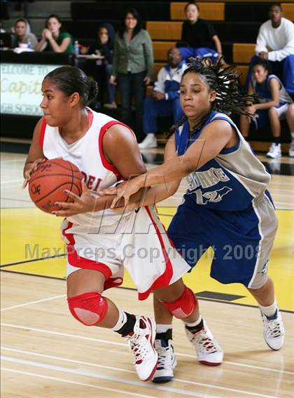 Thumbnail 1 in Eastlake vs. Mater Dei (So Cal Holiday Classic) photogallery.