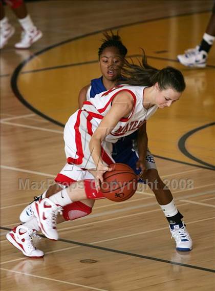 Thumbnail 2 in Eastlake vs. Mater Dei (So Cal Holiday Classic) photogallery.