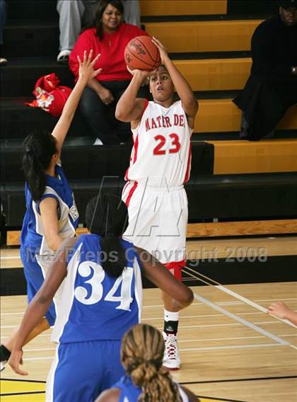 Thumbnail 1 in Eastlake vs. Mater Dei (So Cal Holiday Classic) photogallery.