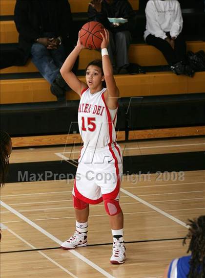 Thumbnail 1 in Eastlake vs. Mater Dei (So Cal Holiday Classic) photogallery.