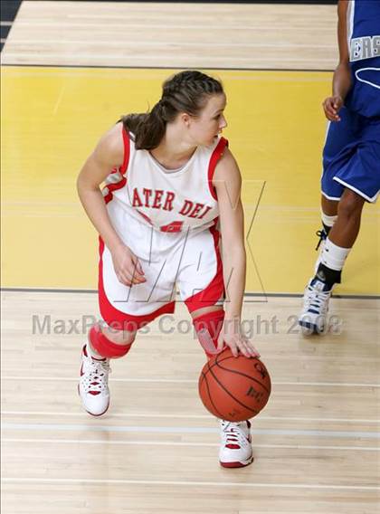 Thumbnail 1 in Eastlake vs. Mater Dei (So Cal Holiday Classic) photogallery.