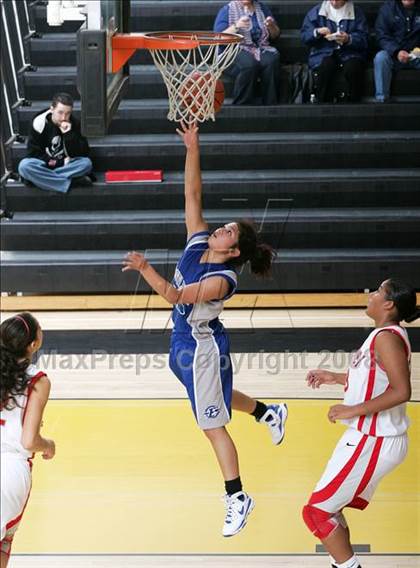Thumbnail 1 in Eastlake vs. Mater Dei (So Cal Holiday Classic) photogallery.