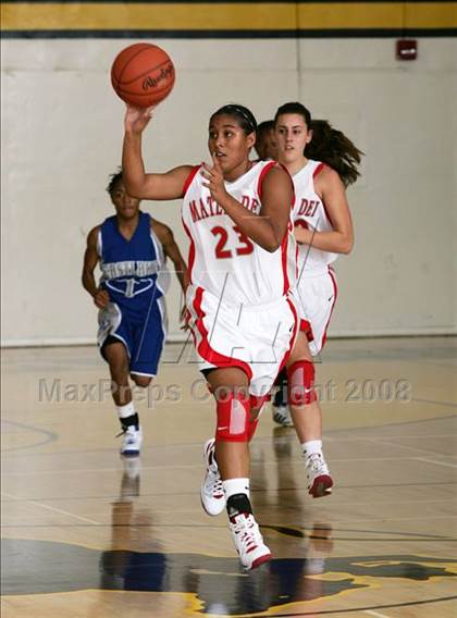 Thumbnail 1 in Eastlake vs. Mater Dei (So Cal Holiday Classic) photogallery.