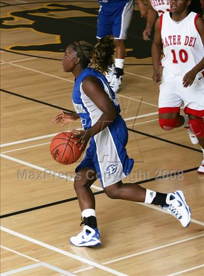 Thumbnail 1 in Eastlake vs. Mater Dei (So Cal Holiday Classic) photogallery.
