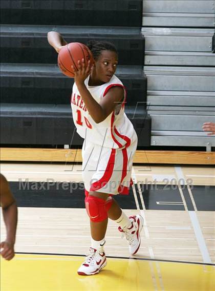 Thumbnail 2 in Eastlake vs. Mater Dei (So Cal Holiday Classic) photogallery.