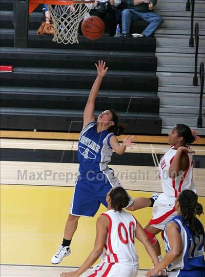 Thumbnail 2 in Eastlake vs. Mater Dei (So Cal Holiday Classic) photogallery.