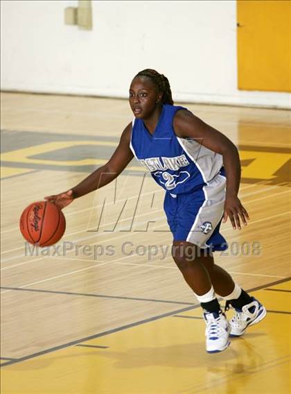 Thumbnail 1 in Eastlake vs. Mater Dei (So Cal Holiday Classic) photogallery.