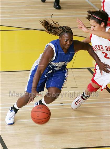 Thumbnail 1 in Eastlake vs. Mater Dei (So Cal Holiday Classic) photogallery.