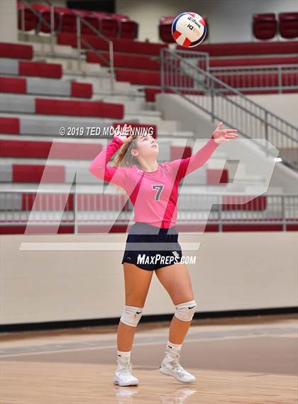 Thumbnail 1 in Shiloh Christian vs. Batesville (AAA 4A Quarterfinal Playoff) photogallery.