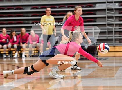 Thumbnail 1 in Shiloh Christian vs. Batesville (AAA 4A Quarterfinal Playoff) photogallery.