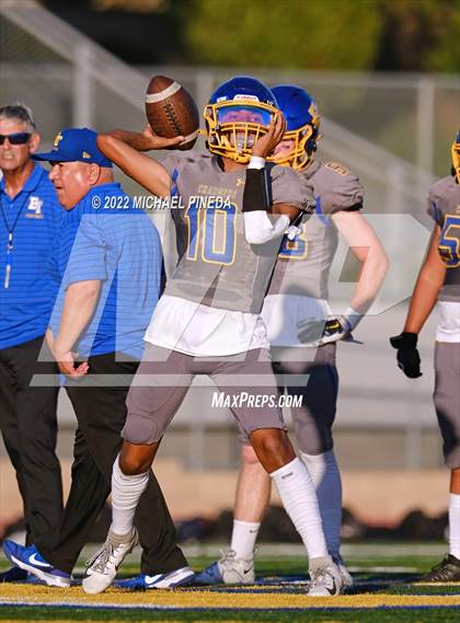 Thumbnail 2 in Downey @ El Toro photogallery.
