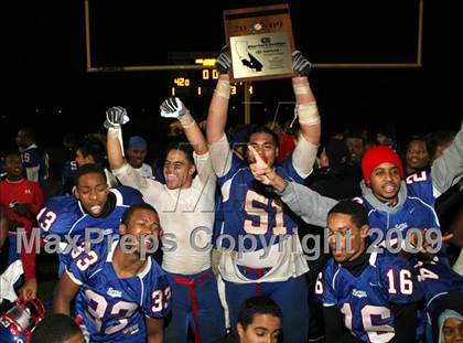 Thumbnail 2 in Oaks Christian @ Serra (CIF SS Northwest Division Final) photogallery.