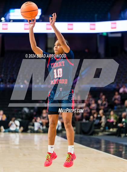Thumbnail 3 in Terry Sanford vs South Central (NCHSAA 3A Regional Final) photogallery.