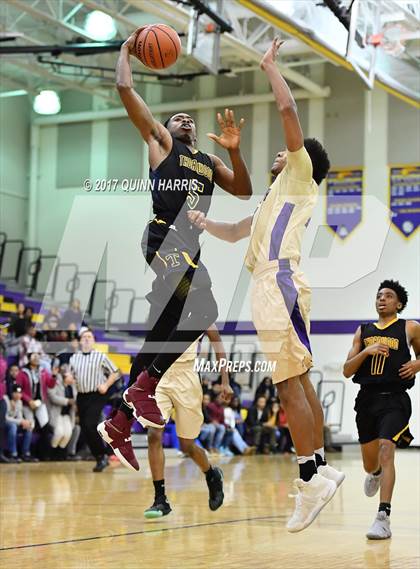 Thumbnail 1 in Thornwood vs Thornton Fractional North (Bob Hambric Shootout) photogallery.