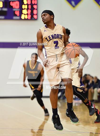 Thumbnail 2 in Thornwood vs Thornton Fractional North (Bob Hambric Shootout) photogallery.