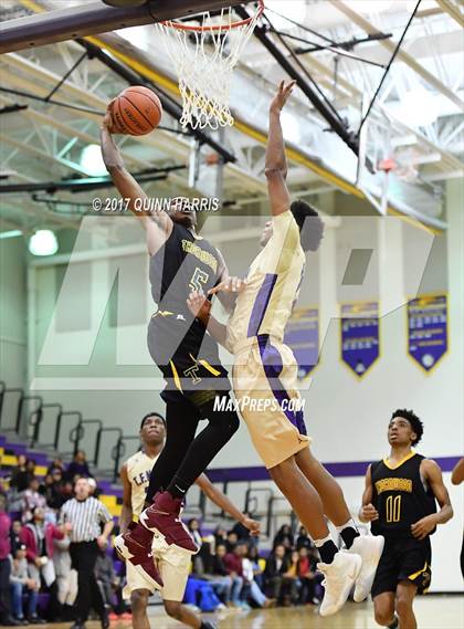 Thumbnail 1 in Thornwood vs Thornton Fractional North (Bob Hambric Shootout) photogallery.