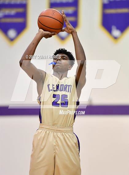 Thumbnail 3 in Thornwood vs Thornton Fractional North (Bob Hambric Shootout) photogallery.