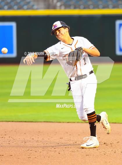 Thumbnail 2 in Desert Edge vs. Coconino photogallery.