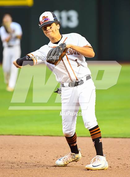 Thumbnail 2 in Desert Edge vs. Coconino photogallery.