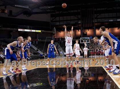 Thumbnail 2 in Covington Catholic @ St. Henry (Ninth Region Quarterfinals) photogallery.