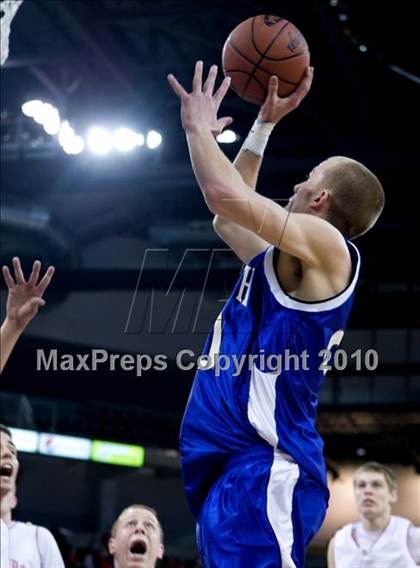 Thumbnail 2 in Covington Catholic @ St. Henry (Ninth Region Quarterfinals) photogallery.