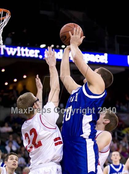 Thumbnail 2 in Covington Catholic @ St. Henry (Ninth Region Quarterfinals) photogallery.