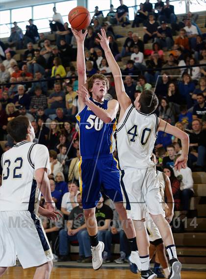 Thumbnail 2 in Clarion-Limestone vs. Johnsonburg (District IX A Consolation) photogallery.