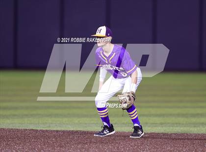 Thumbnail 2 in Hallsville vs. Wakeland (UIL 5A Regional Finals Game 2) photogallery.