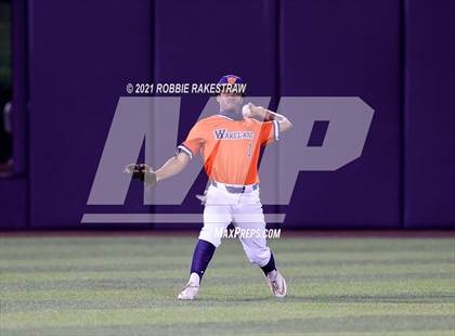 Thumbnail 3 in Hallsville vs. Wakeland (UIL 5A Regional Finals Game 2) photogallery.