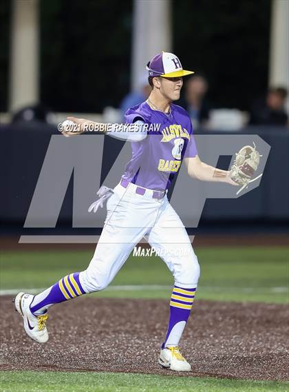Thumbnail 3 in Hallsville vs. Wakeland (UIL 5A Regional Finals Game 2) photogallery.