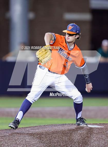 Thumbnail 1 in Hallsville vs. Wakeland (UIL 5A Regional Finals Game 2) photogallery.