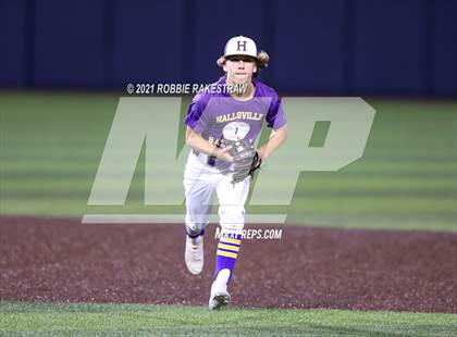 Thumbnail 3 in Hallsville vs. Wakeland (UIL 5A Regional Finals Game 2) photogallery.