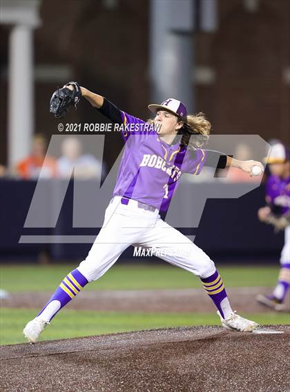 Thumbnail 1 in Hallsville vs. Wakeland (UIL 5A Regional Finals Game 2) photogallery.