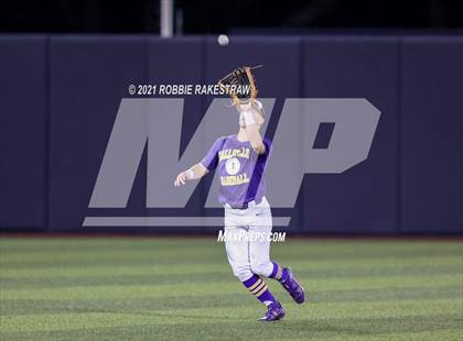 Thumbnail 2 in Hallsville vs. Wakeland (UIL 5A Regional Finals Game 2) photogallery.
