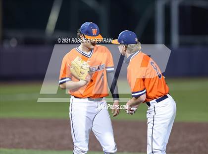 Thumbnail 1 in Hallsville vs. Wakeland (UIL 5A Regional Finals Game 2) photogallery.